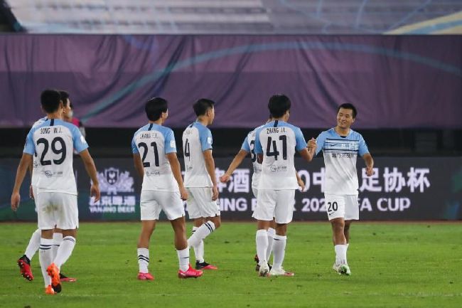被大物叔叔迷住